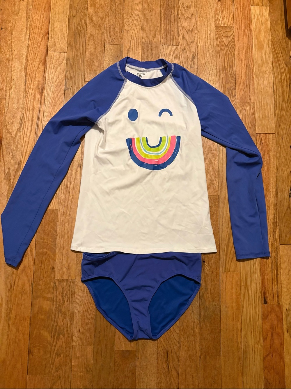 Girls Long-Sleeve Blue & White Rashguard Set with Rainbow Smile Graphic